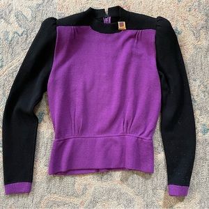 Vintage ST. JOHN by Lilllie Rubin Sweater with Pin